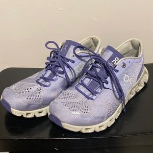 Womens On Cloud shoes
